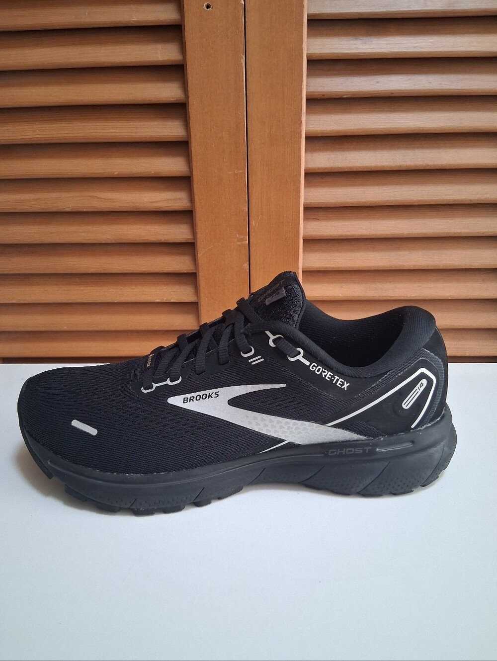 Brooks Ghost 14 GTX Gore-Tex Women's Running Shoe * Size: 9 (Medium)
